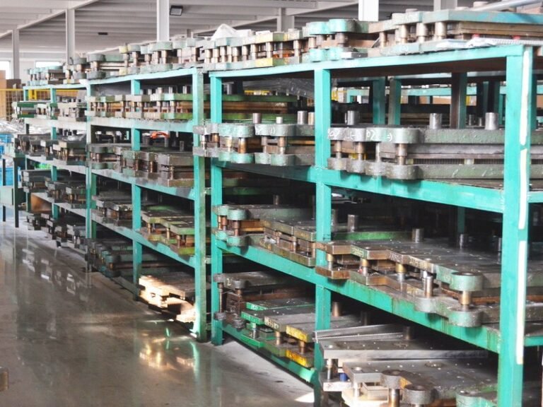 Aluminum radiator stamping die